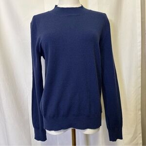 T Tahari Women's Navy Crew Neck Sweater. Size Large. Excellent used condition.